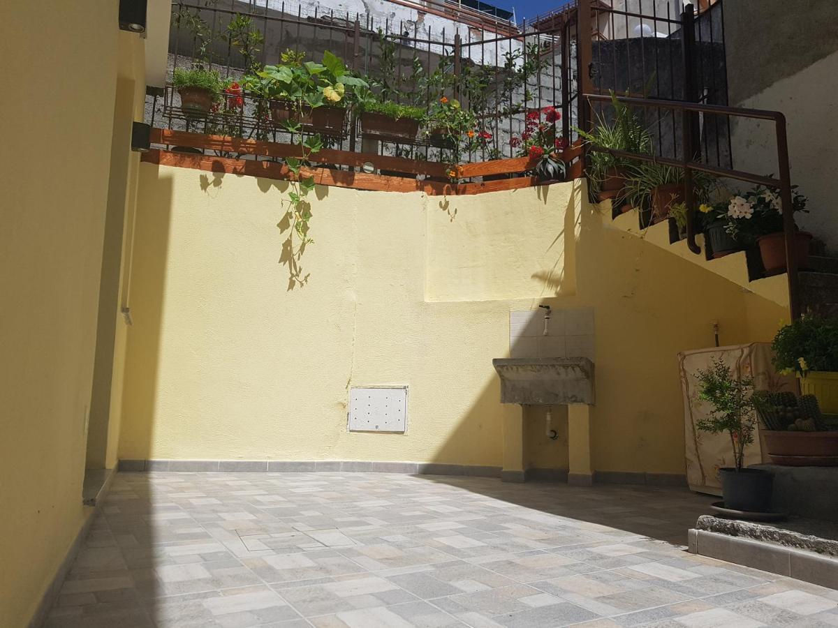B&B Casa Alessandro สกาเลอา ภายนอก รูปภาพ
